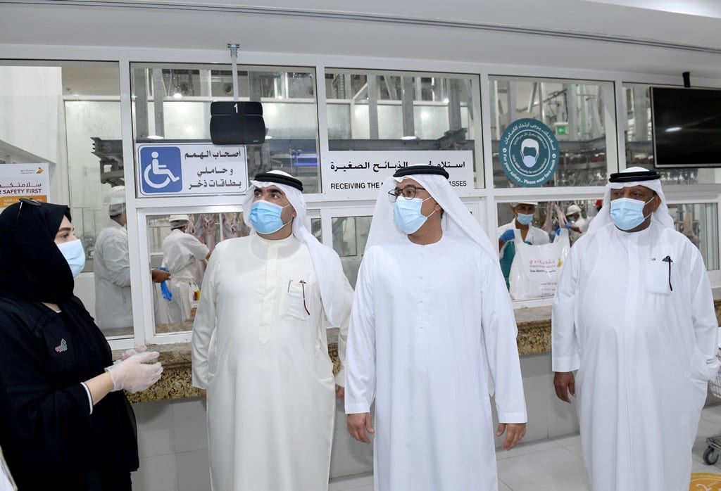 Municipality Director General conducts inspection tour of Dubai abattoirs - مدير عام البلدية يقوم بجولة تفقدية على مسالخ دبي